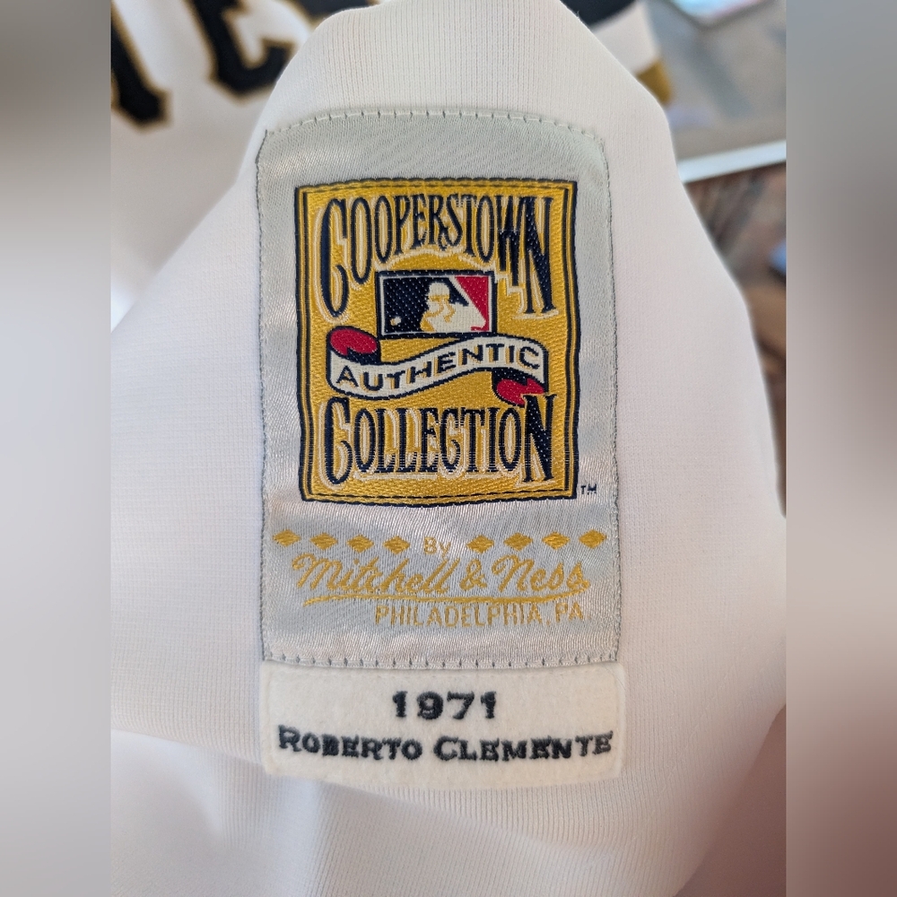 Mitchell & Ness Reproduction Pirates Jersey - Roberto Clemente 1971 - Size XL - Picture 3 of 4